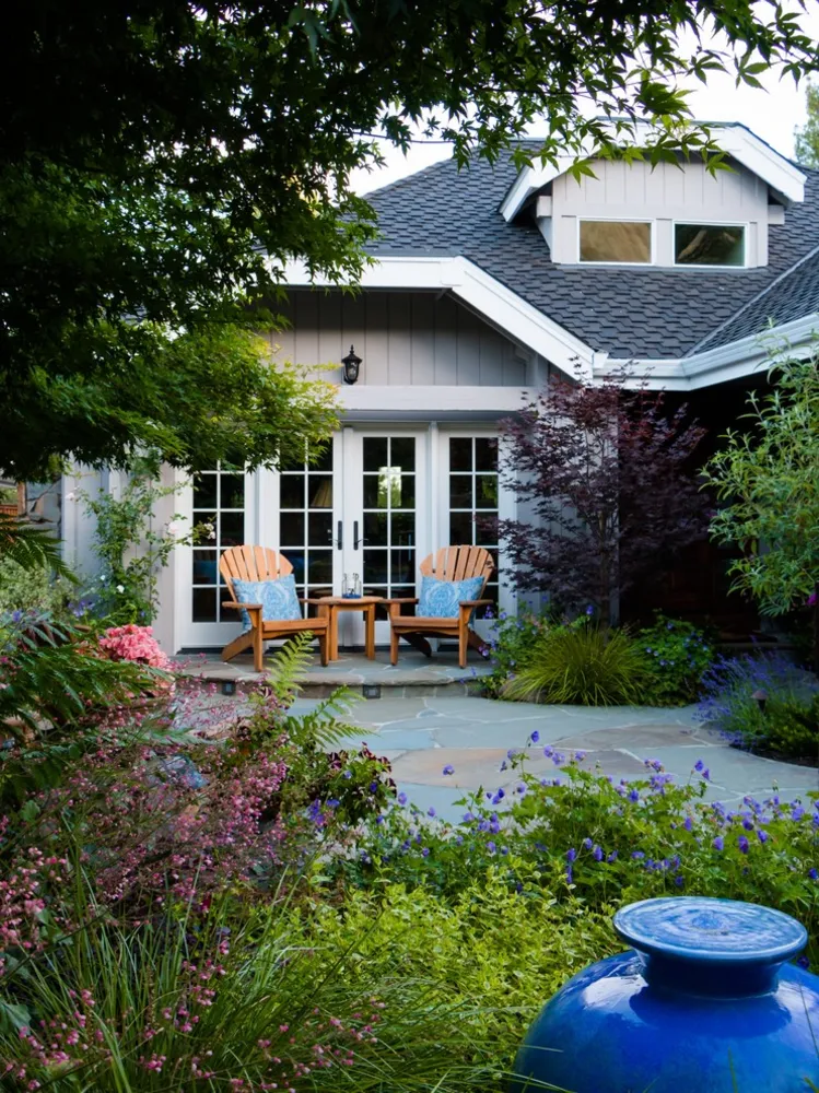 Viehättävä mökin sisäpiha