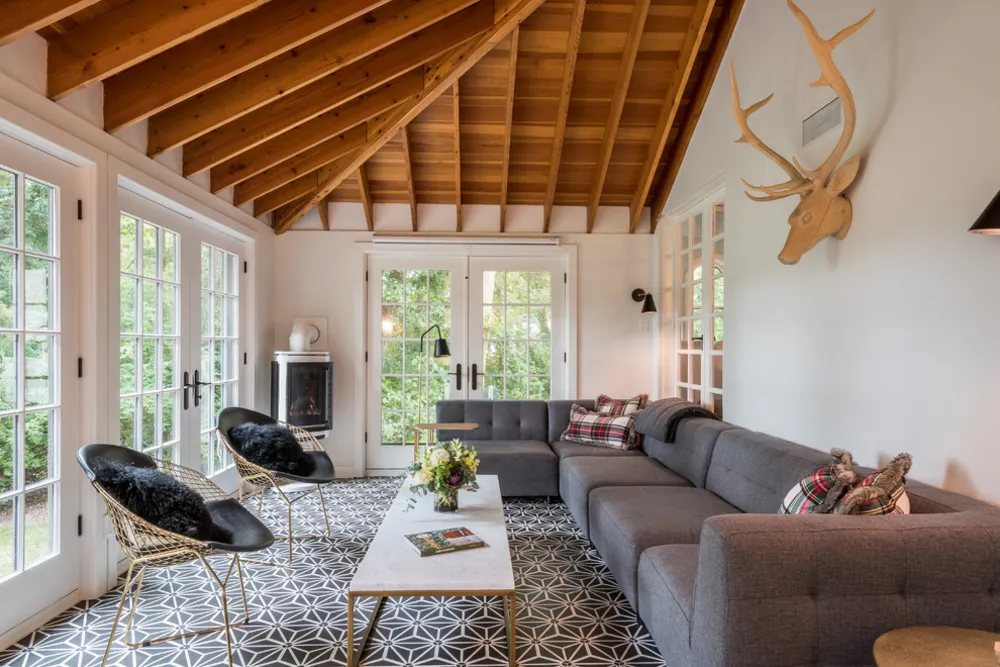 Soffitto a volta in legno nella White Sun Room