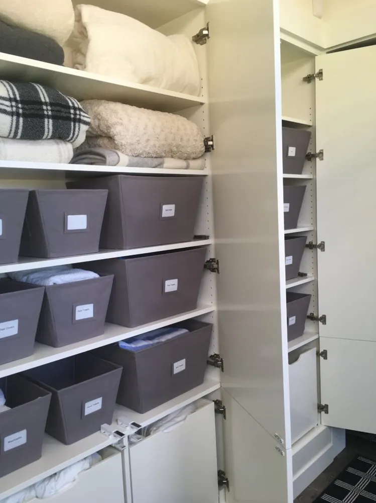 Liinavaatekaappi luksuskodissa