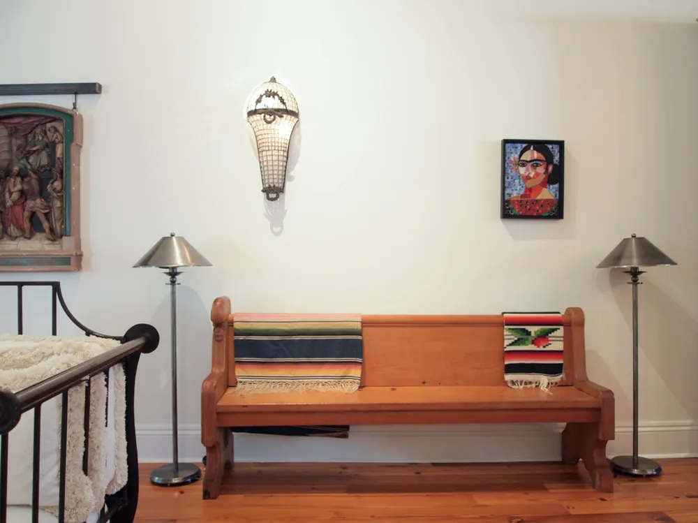Servista'ım: Bir New Orleans Evinde Toplanan Antikalar ve Sanat Eseri