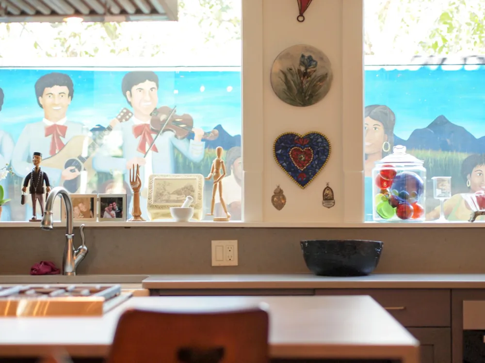 Servista'ım: Bir New Orleans Evinde Toplanan Antikalar ve Sanat Eseri