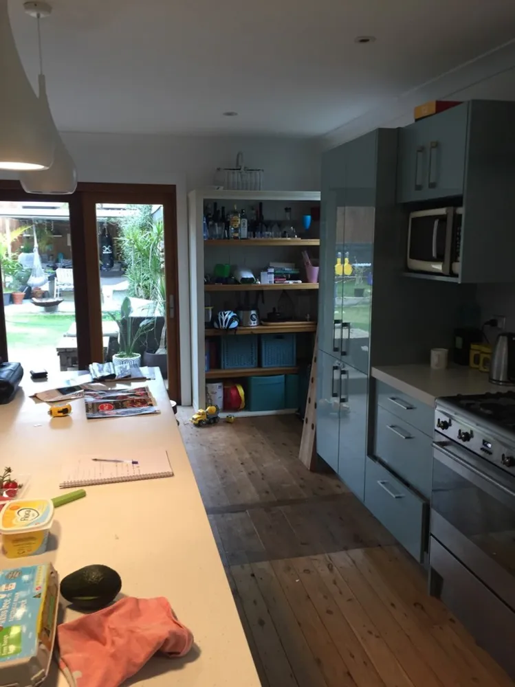 Липкий дзьоб тижня: прибудова першого поверху піднімає дах