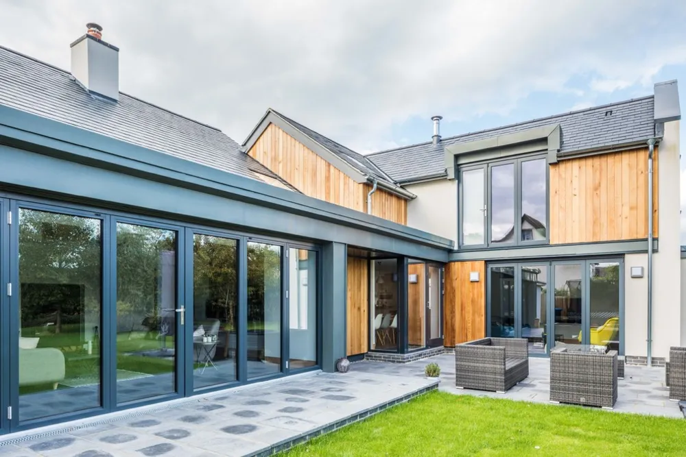 Zeitgenössische graue Industrieküche