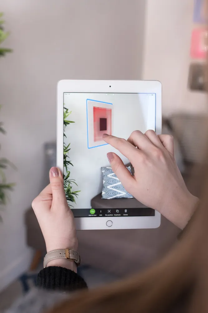 En Son Servista Uygulamasıyla Ürünleri Sanal Olarak Duvarlara veya Tavanlara Asın