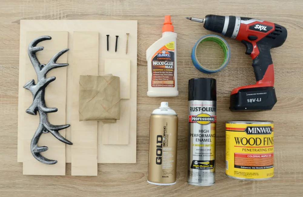 Gör själv: Gör en träväggsarrangör för att stävja skräp i entrén