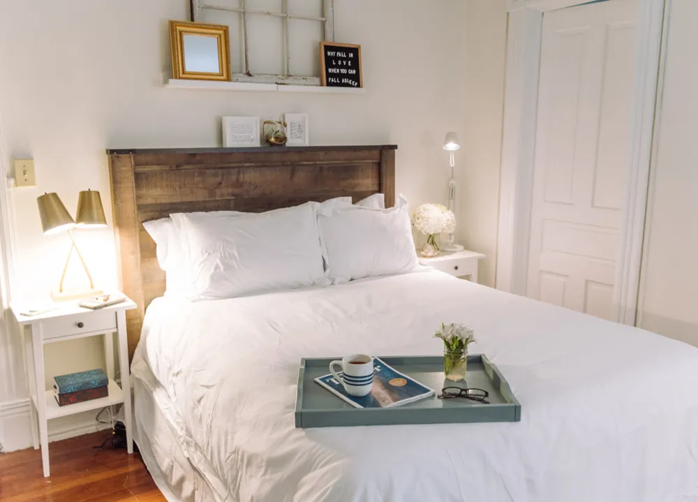 My Servista: Sweet Styling Details in a D.C. Apartment