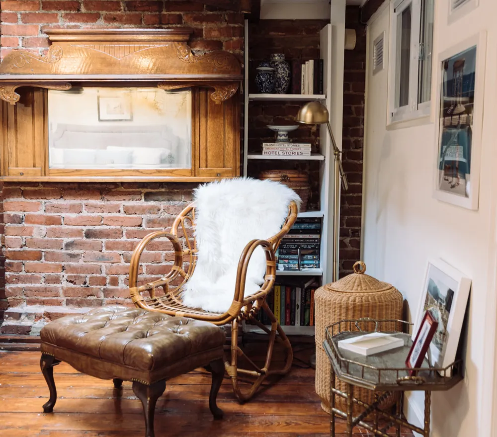 My Servista: Sweet Styling Details in a D.C. Apartment