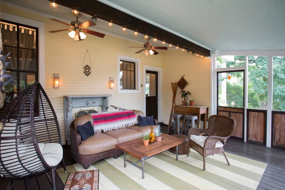 My Servista: dramatische patronen en kleuren in een huis in Nashville
