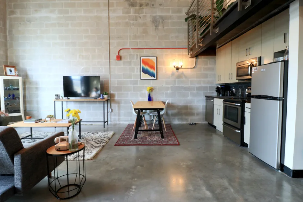 Мой Servista: винтажные штрихи в индустриальном лофте в Тампе