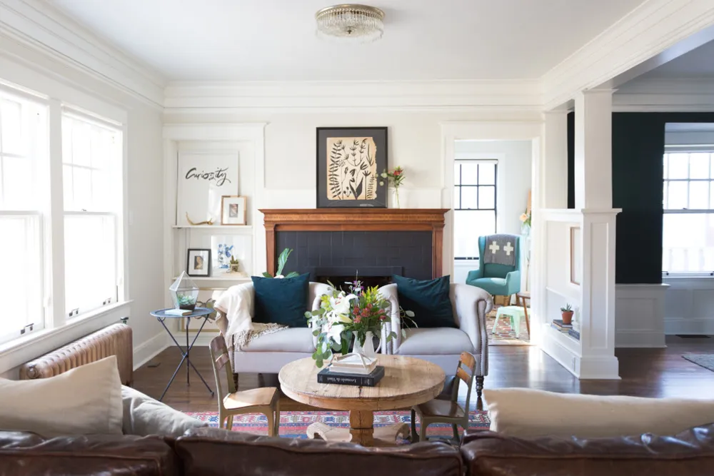 My Servista: Original Art and Vintage Treasures Fill a Missouri Home