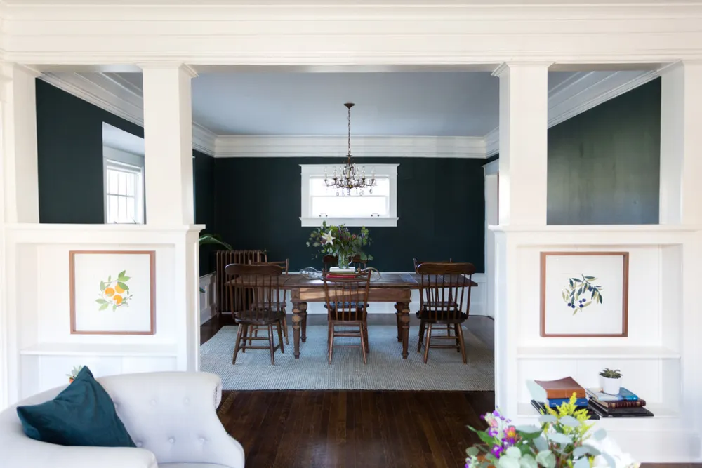 My Servista: Original Art and Vintage Treasures Fill a Missouri Home