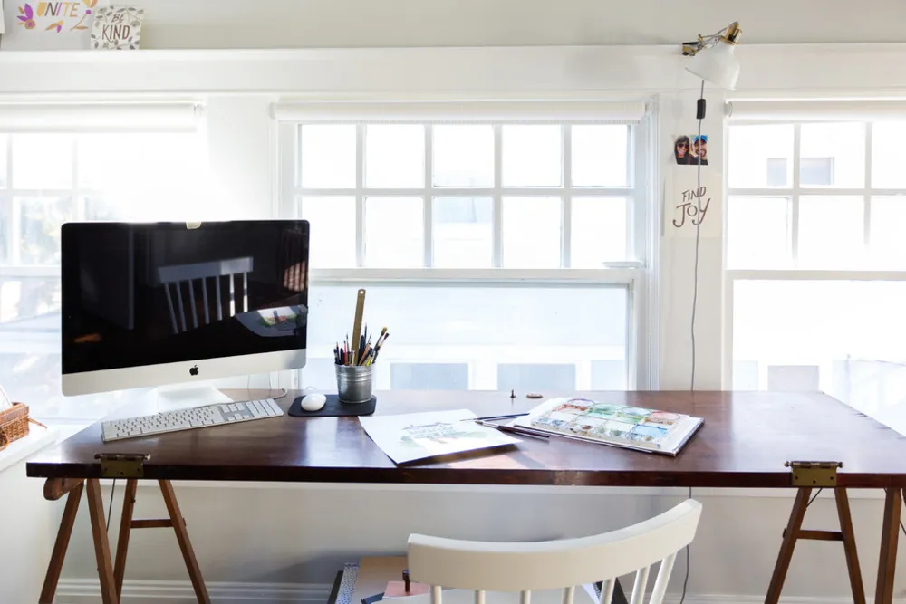 My Servista: Original Art and Vintage Treasures Fill a Missouri Home