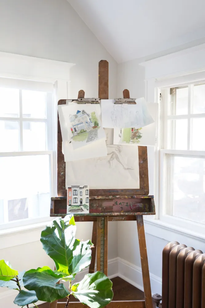 My Servista: Original Art and Vintage Treasures Fill a Missouri Home