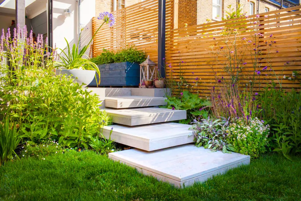 Giardino familiare con terrazza