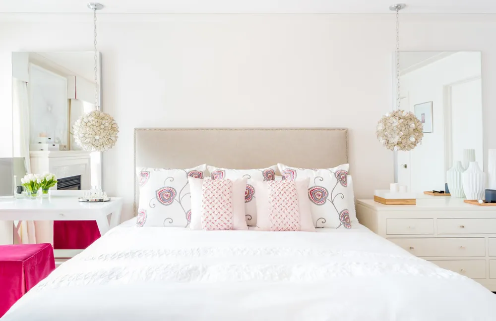 Georgian Drive, Oakville: Master Suite