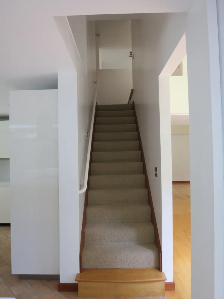 Artful Remodel uudistaa Po-Mo-kodin modernilla estetiikalla