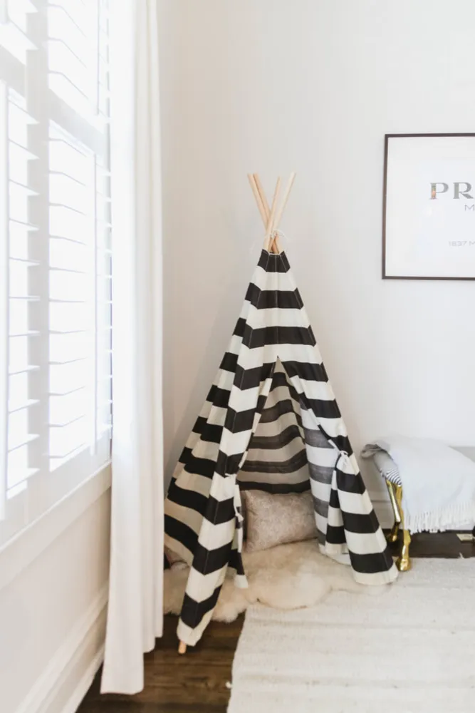 My Servista: Chic Neutrals in a Designer's Chicago Condo