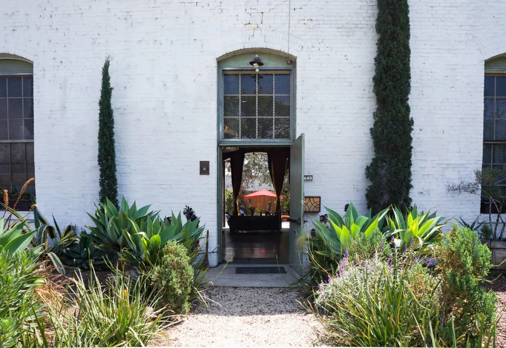 Minun Servista: Maaginen realismi vuoden 1906 Los Angelesin sähköasemassa