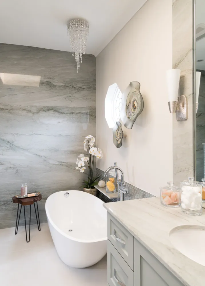 Eteerinen pääkylpyhuoneremontti