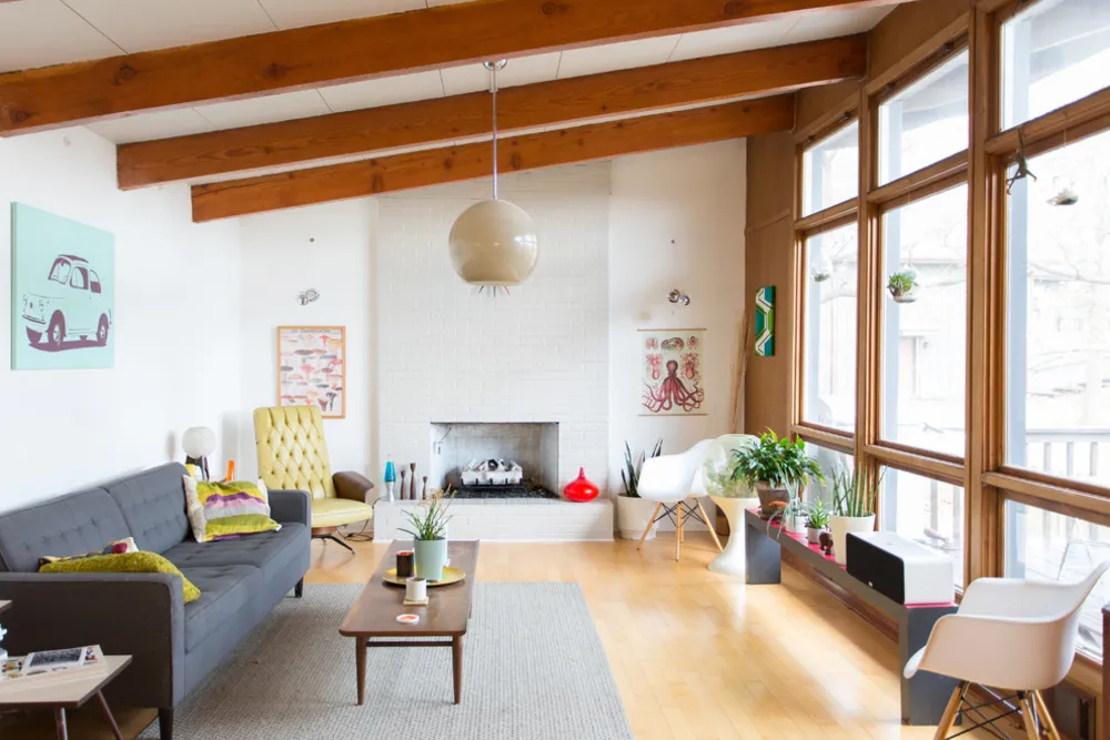 My Servista: Bright Midcentury Charm in Missouri