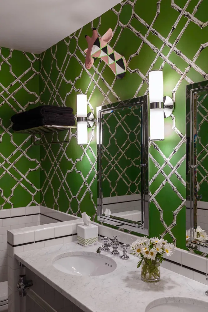 Safaribad Courtney B. Smith