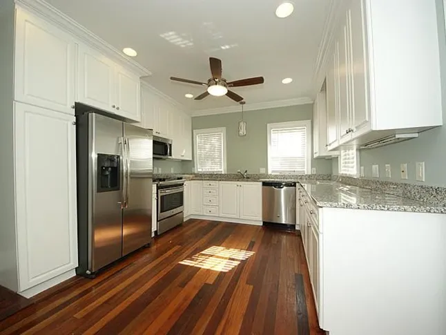 My Servista: neutrale chique stijl in een huis uit 1901 in Charleston