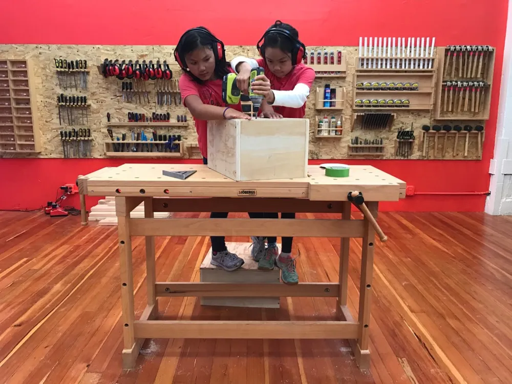 Letní tábor pro dívky: Stavební edice