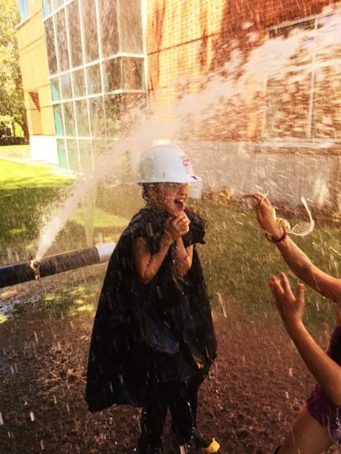 Letní tábor pro dívky: Stavební edice