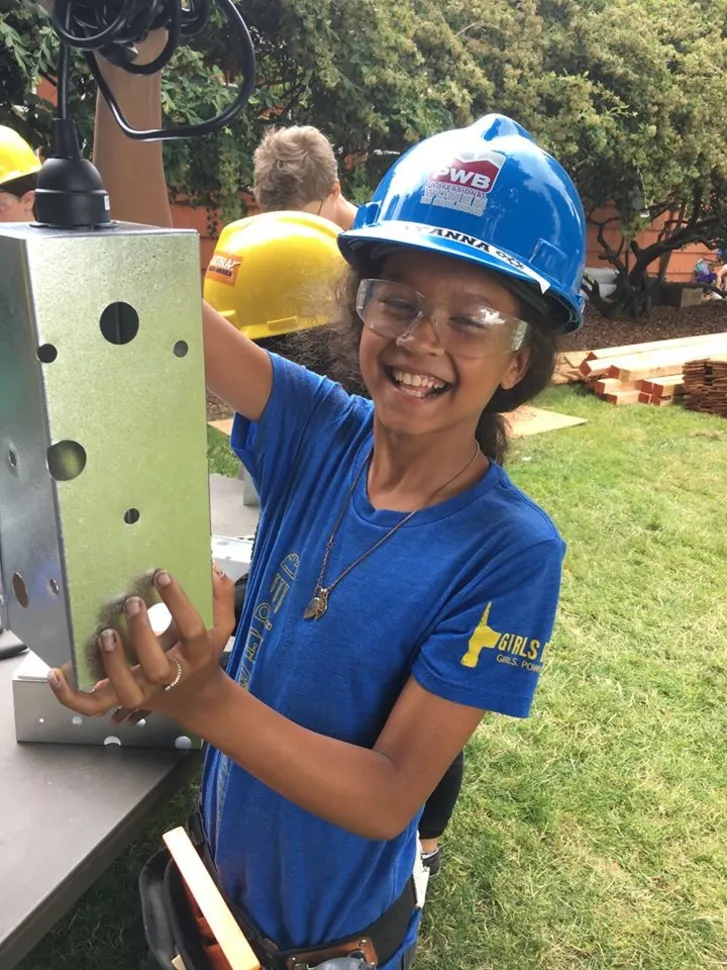 Letní tábor pro dívky: Stavební edice