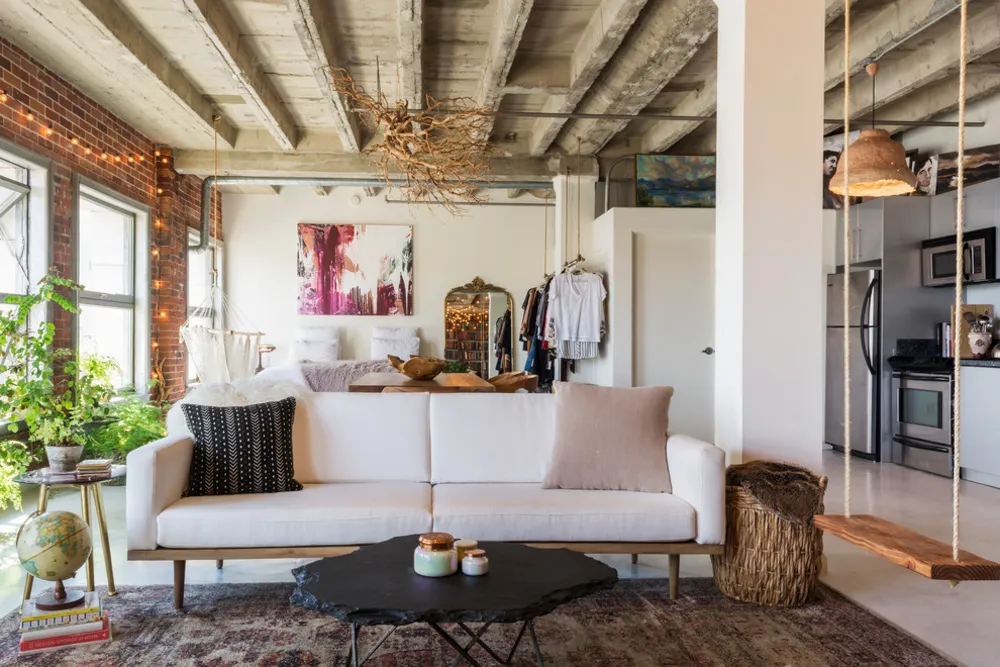 My Servista: Books and String Lights Jazz Up an L.A. Loft