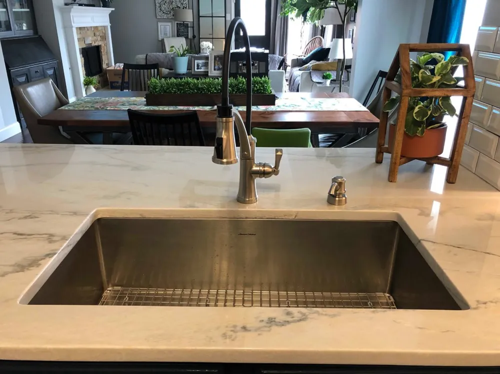 Par gør over deres køkken et trin ad gangen