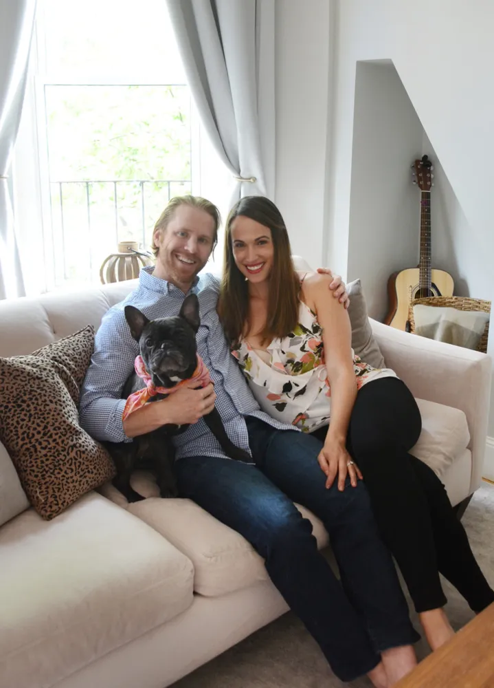 My Servista: neutralny urok w Boston Brownstone z 1890 r.