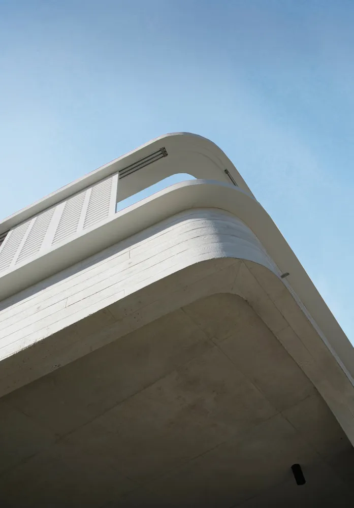 Tama's Tee House - A Coastal Concrete Unipod