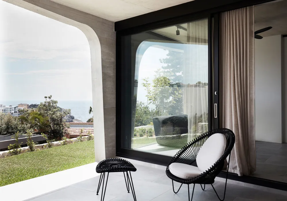 Tama's Tee House - A Coastal Concrete Unipod