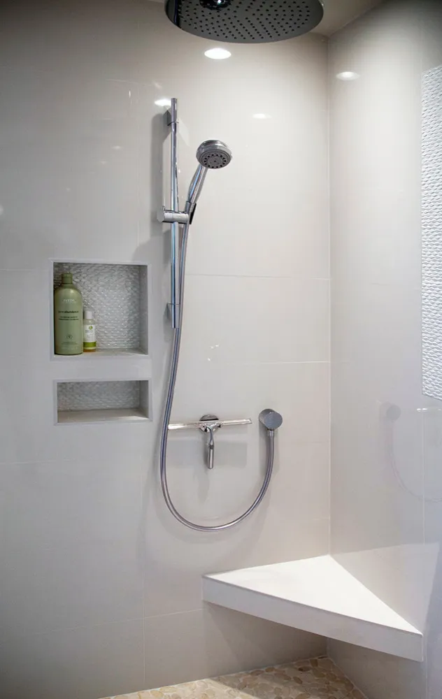 Contemporary White Master Bath