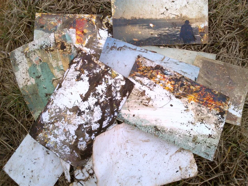 Familiefotografier og arvestykker beskadiget af oversvømmelser