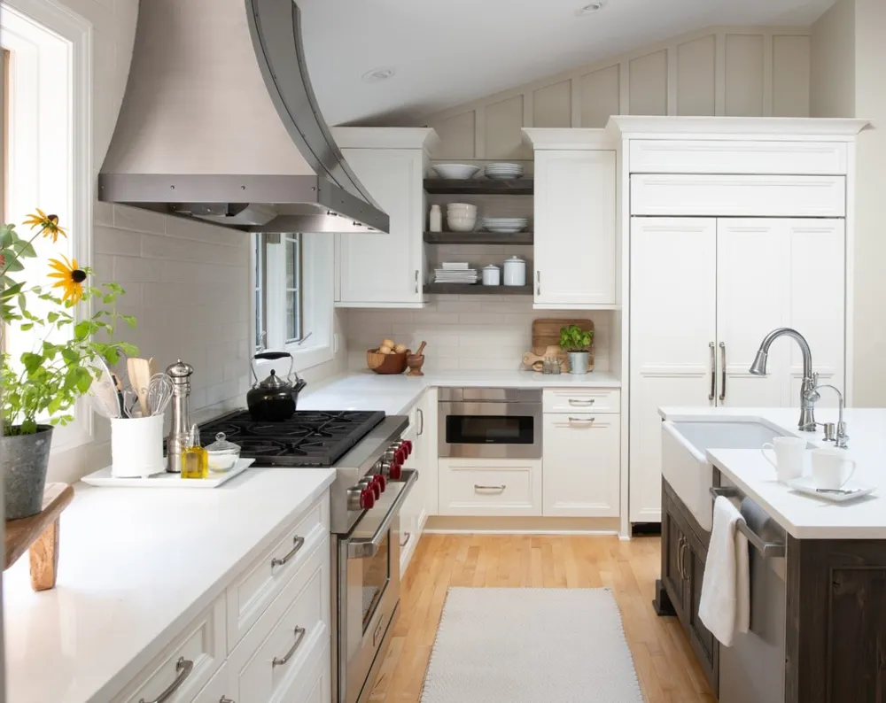 Современная кухня в деревенском стиле + главная ванная комната