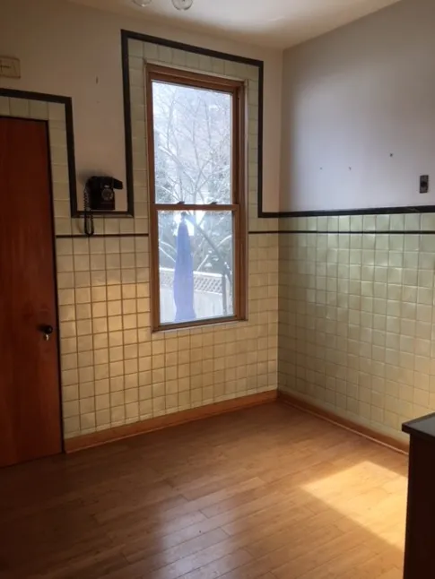 Ett Chicago kök inspirerat av art déco, stil med depressionseran