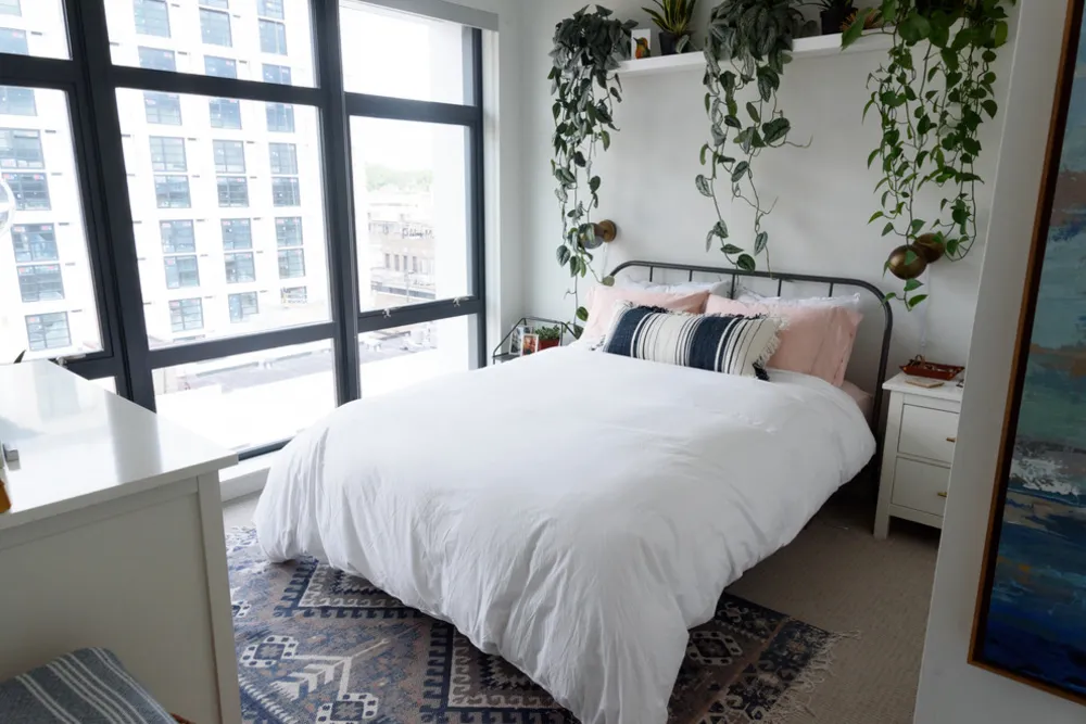 Servistaini: Tämä D.C. Bakerin asunto on kasvien täytetty keidas