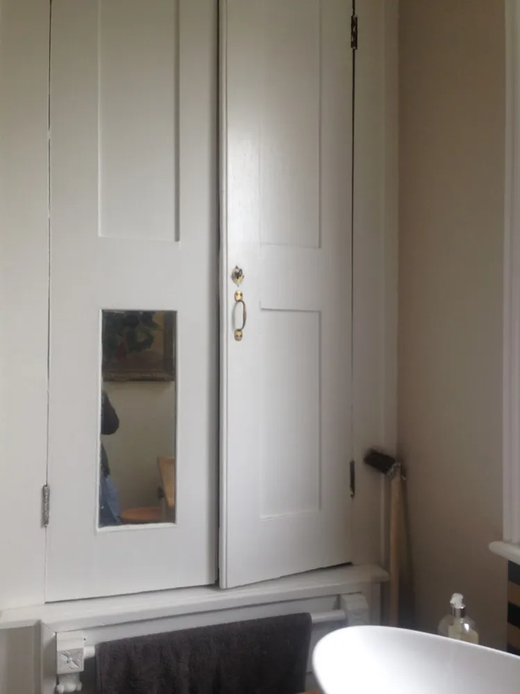 Visite de la chambre : salle de bain