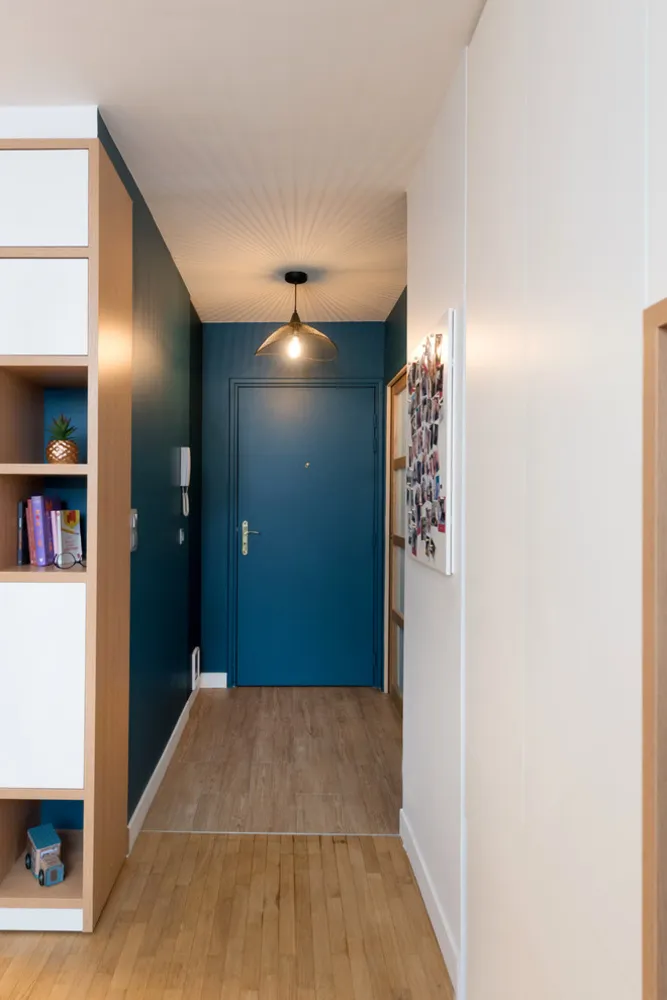 UN STUDIO COCOONING – Rénovation d’une petite surface/mobiliers sur-mesure
