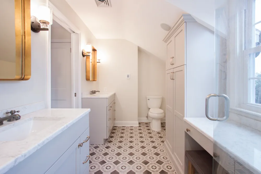 Mark IV:n keittiön ja kylpyhuoneen galleria kylpyhuoneremontti TempZone Flex Rollilla