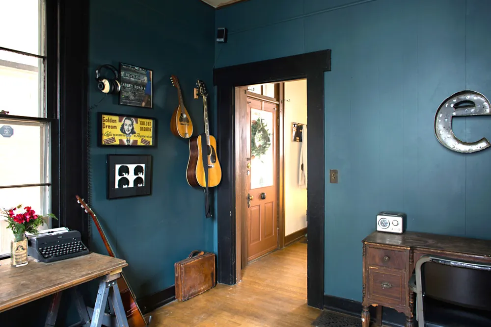 My Servista: A Vintage-Inspired Christmas in Cincinnati