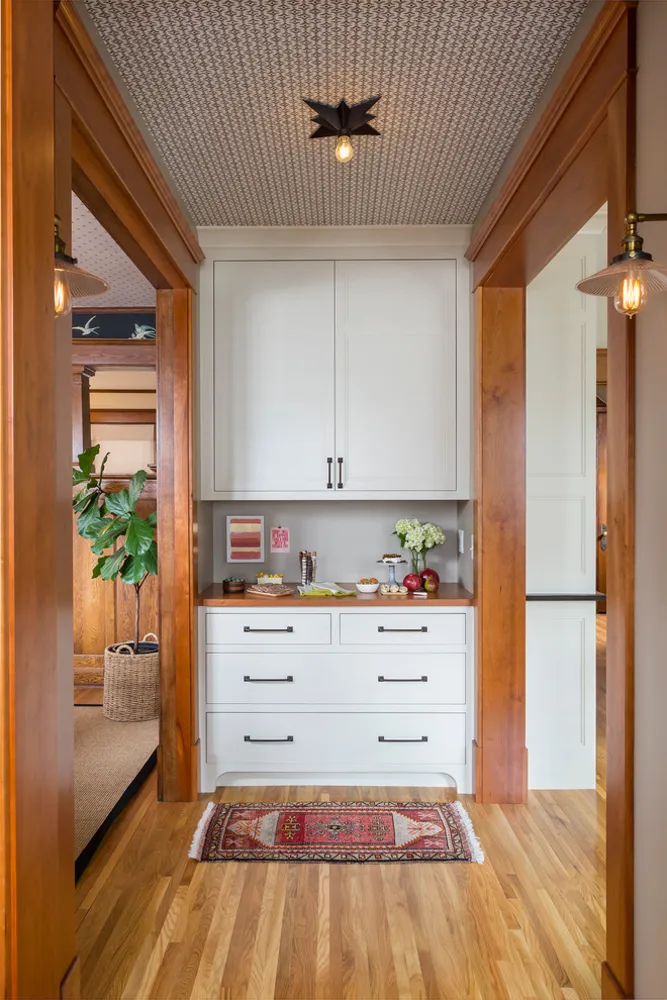 ASHLAND MUDROOM + DROP ZONE