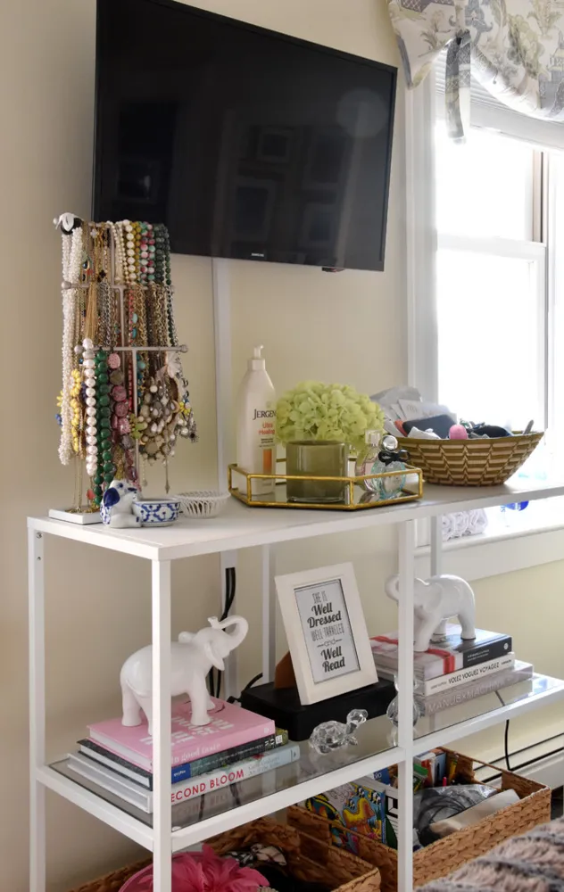 My Servista: Traditional Charm in a Compact Boston Condo