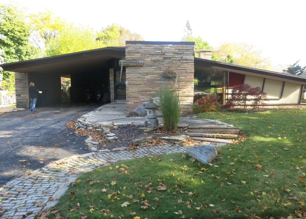 Renovación del paisaje de mediados de siglo - Racine