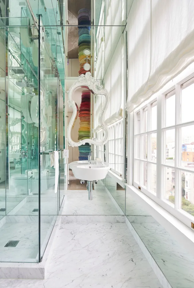 San Francisco loft-spejlbad væk fra omklædningsområdet