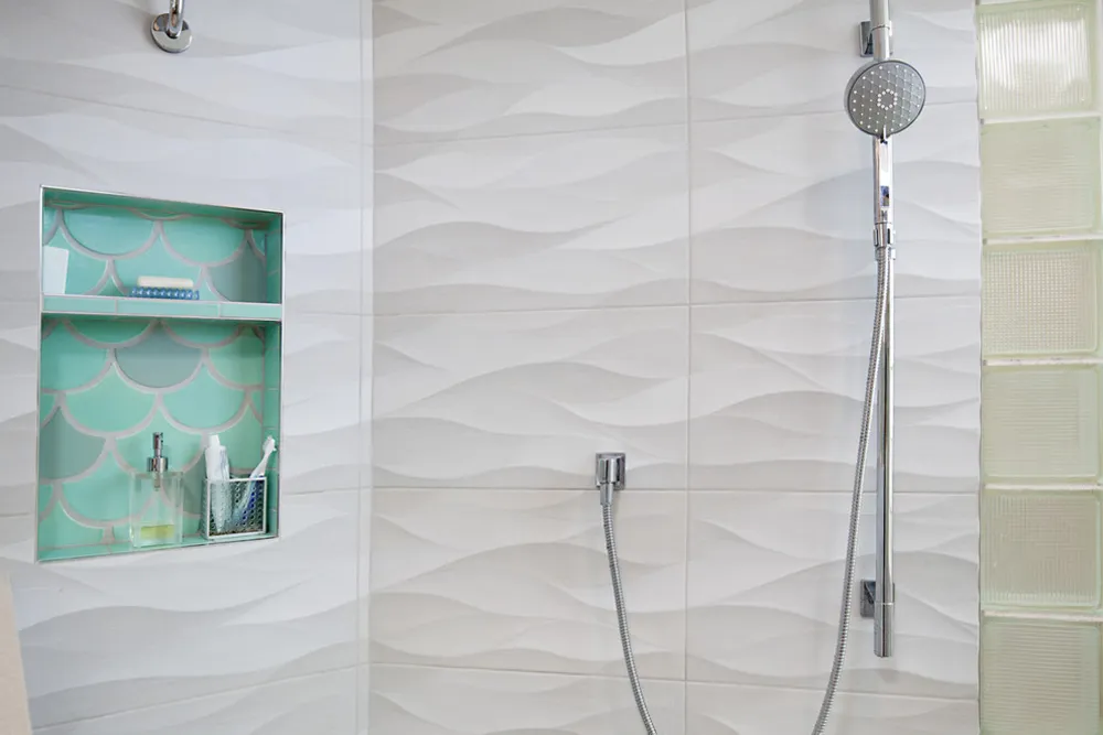 Niches de shampooing surdimensionnées pour un stockage suffisant