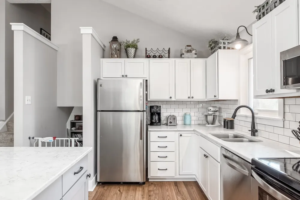 Traditionel køkkenrenovering udført i en shakerdør