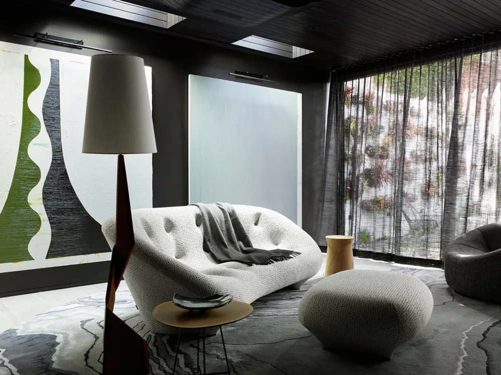 Contemporary Home Bar